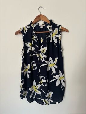 Eliane Rose Navy Floral Sleeveless Blouse Size Medium Career Office Top